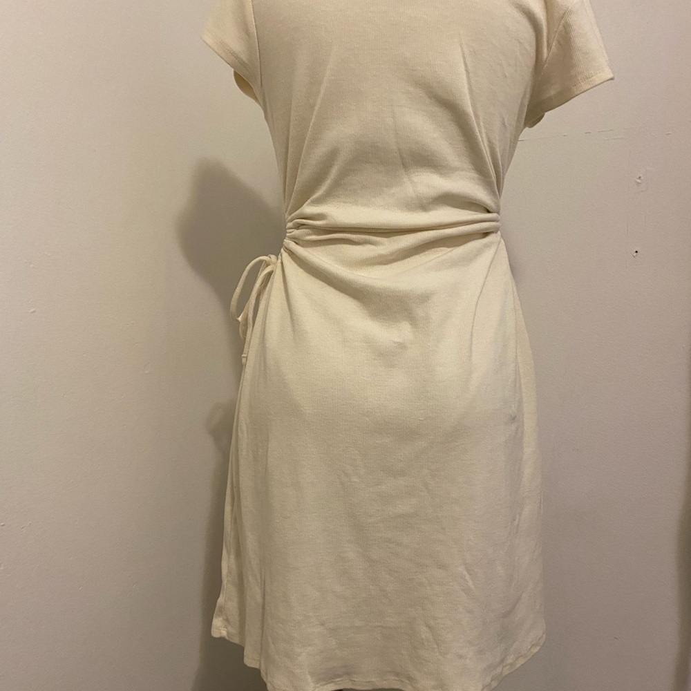 Melrose and Market Cream Gathered Midi Dress - Picture 7 of 9
